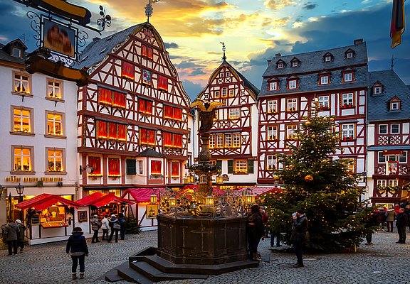 weihnachtlicher Marktplatz