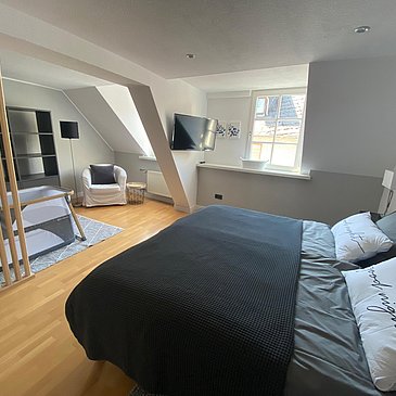 Schlafzimmer 1