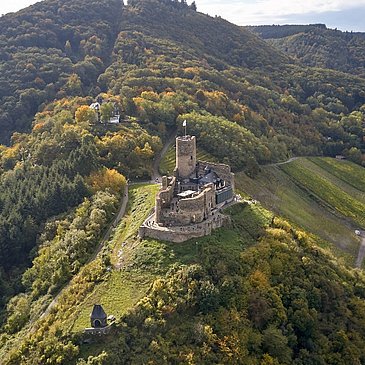 Burg Landshut, hoch über der Altstadt von Bernkastel-Kues