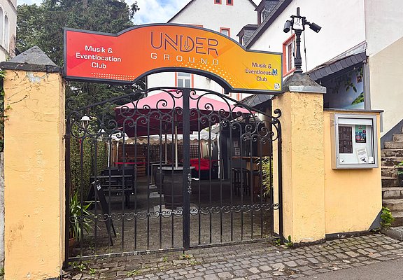 Underground Club Eingang