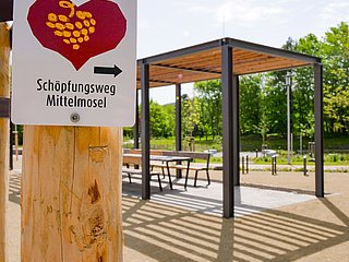 Schild des neuen Schöpfungsweges
