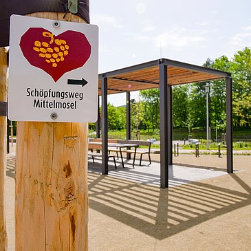 Schild des neuen Schöpfungsweges