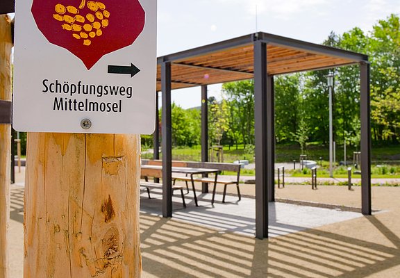 Schild des neuen Schöpfungsweges