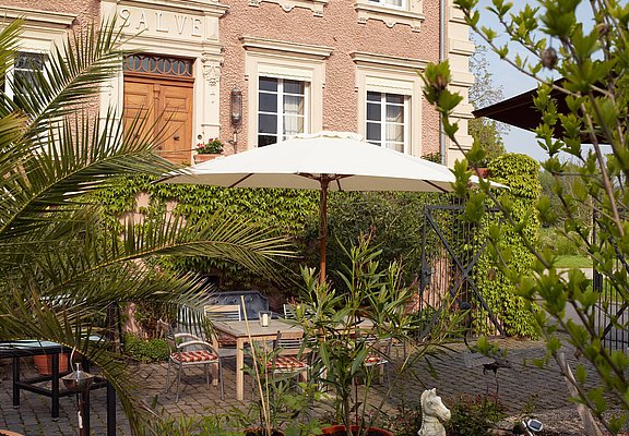 Weingut Mönchhof Außensitzplätze
