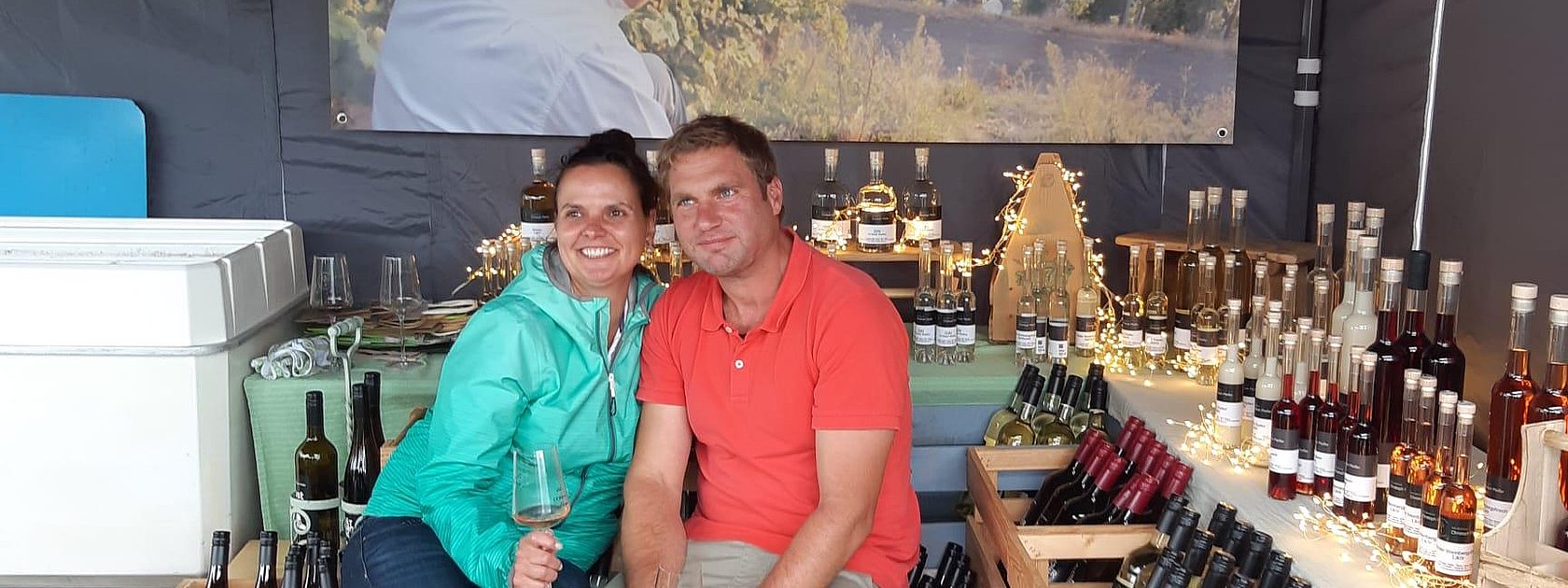 Weinstand auf dem Moselflohmarkt