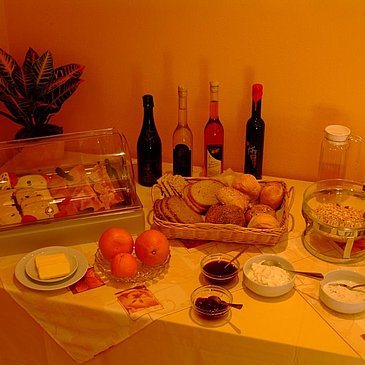 Frühstücksbuffet Wein- und Gaestehaus Genetsch