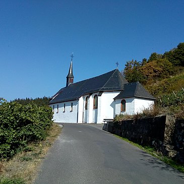 Paulskirche in den Weinbergen von Lieser