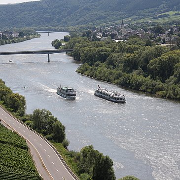 Moseltal mit Erden und Lösnich