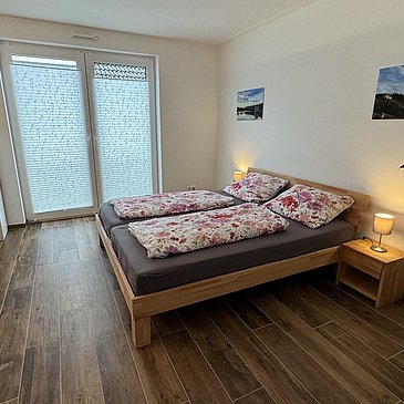 2. Schlafzimmer mit Doppelbett