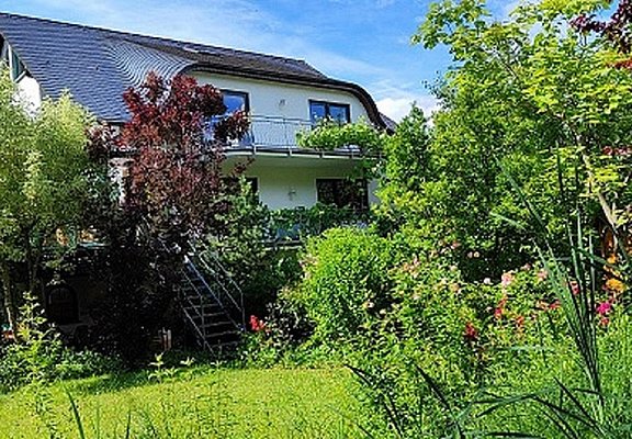17. Hausansicht Garten