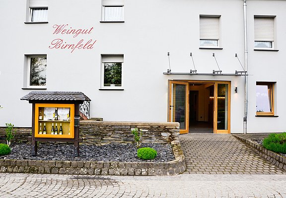 Eingangsbereich der Vinothek Birnfeld