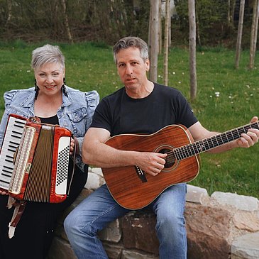 Duo Lagerfeuer.