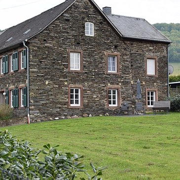 Seitliche Hausansicht
