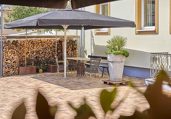 Sitzgelegenheit im Innenhof