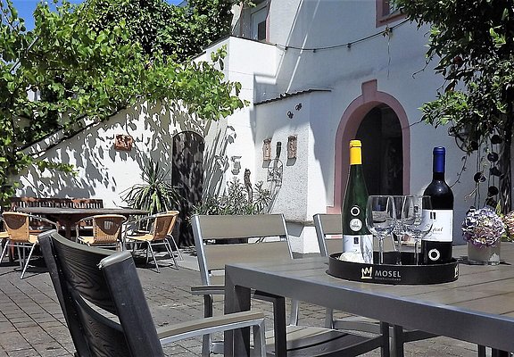 Terrasse Weingut Schneider-Kettern