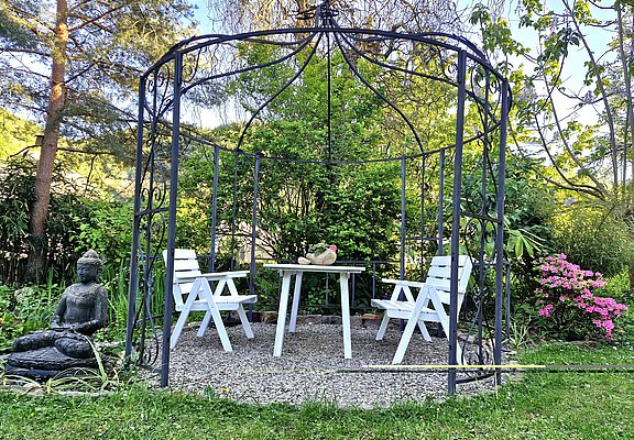 Pavillon am Teich