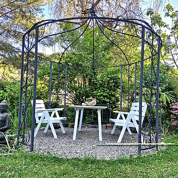 Pavillon am Teich