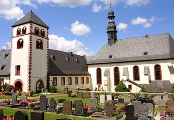Andreasturm mit Kloster u Pfarrkirche St Josef