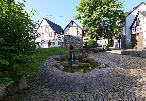 Goldbrunnen in Andel